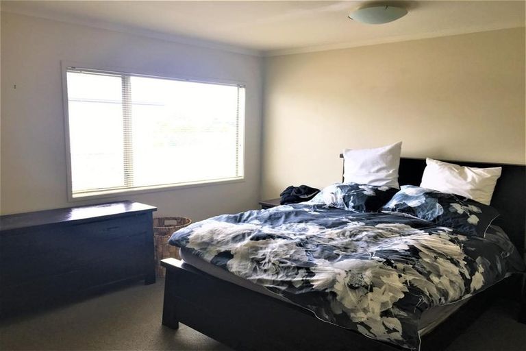 Photo of property in 49 Tiri Tiri Road, Birkdale, Auckland, 0626