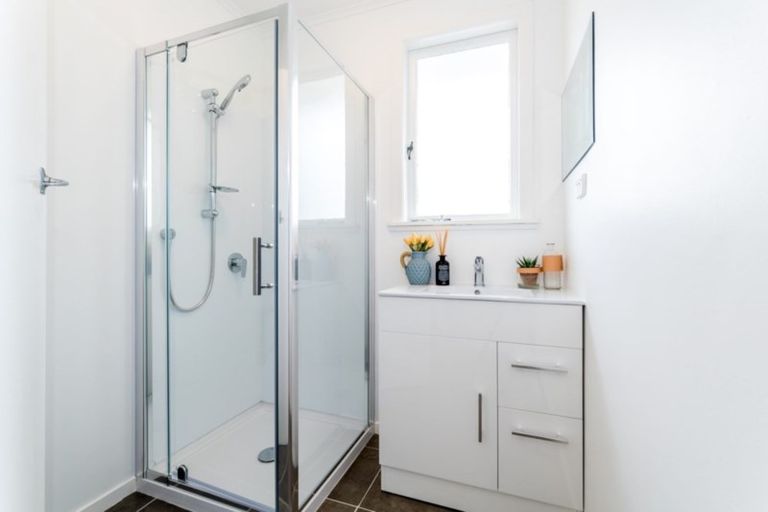 Photo of property in 75 Selwyn Crescent, Forrest Hill, Auckland, 0620