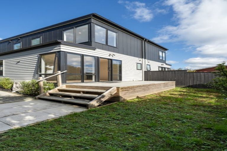Photo of property in 5b Nea Place, Hillcrest, Auckland, 0627