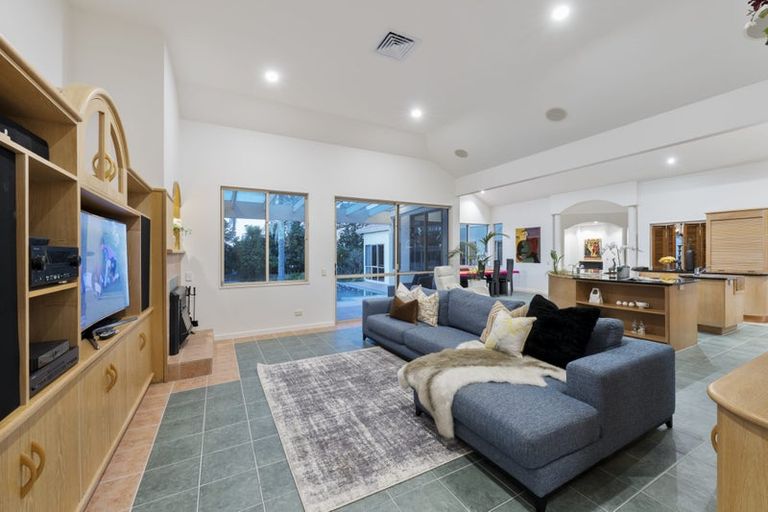 Photo of property in 9 Burgundy Park Avenue, Henderson, Auckland, 0612