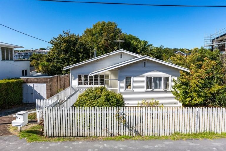 Photo of property in 8 Hastings Road, Mairangi Bay, Auckland, 0630