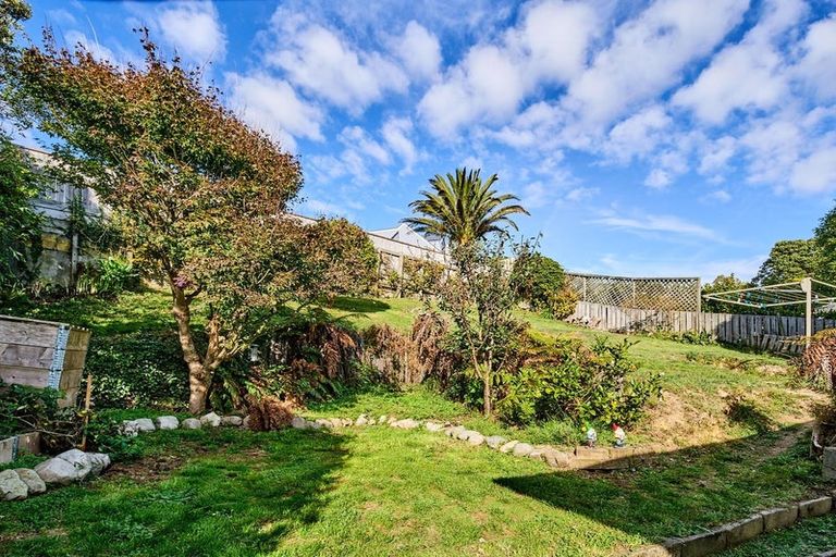 Photo of property in 3 Cleat Street, Whitby, Porirua, 5024