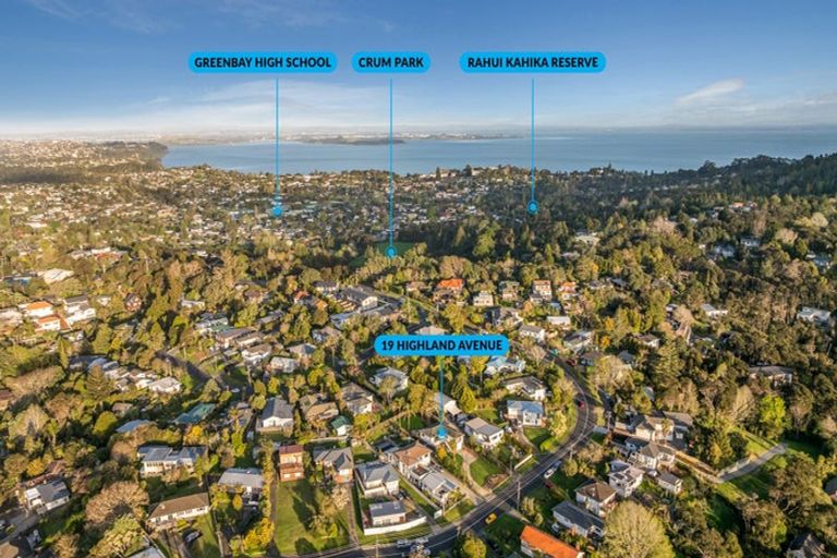 Photo of property in 19 Highland Avenue, Titirangi, Auckland, 0604