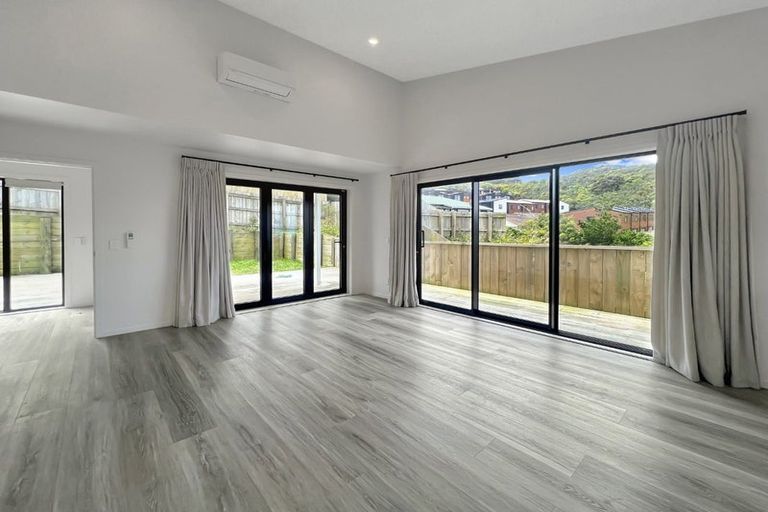 Photo of property in 18 Cathie Place, Karori, Wellington, 6012
