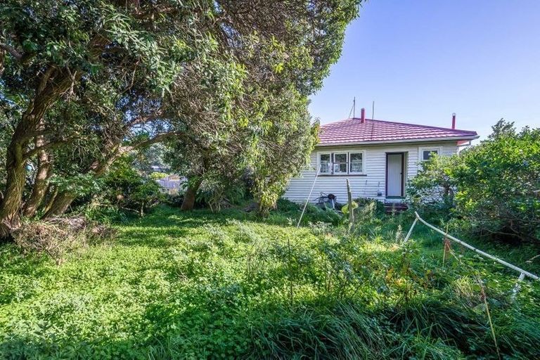 Photo of property in 104 Wellington Road, Paekakariki, 5034