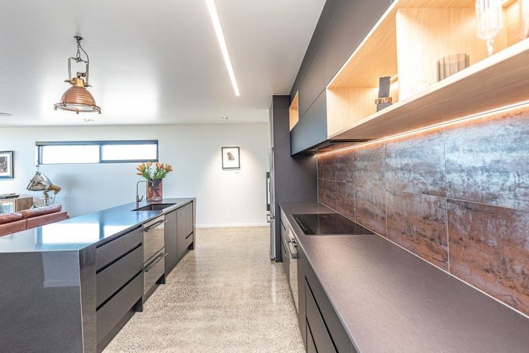 Photo of property in 24 Golf Vue Place, Castlecliff, Whanganui, 4501