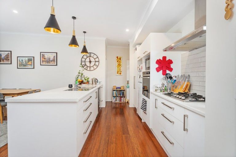 Photo of property in 7 Wells Place, Whitianga, 3510