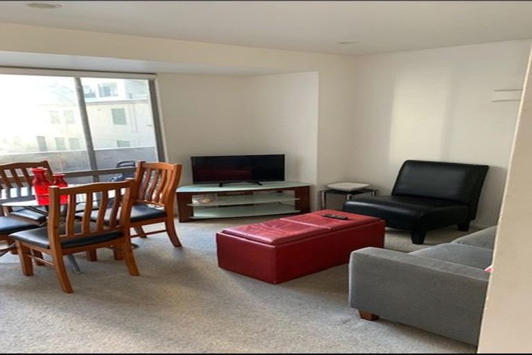 Photo of property in Alpha Apartments, 608/17 Vogel Lane, Auckland Central, Auckland, 1010