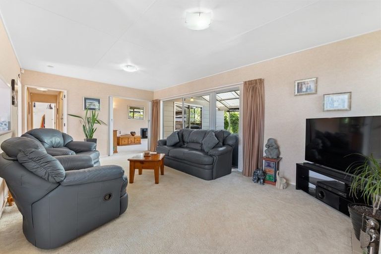 Photo of property in 15 Rennie Avenue, Milson, Palmerston North, 4414