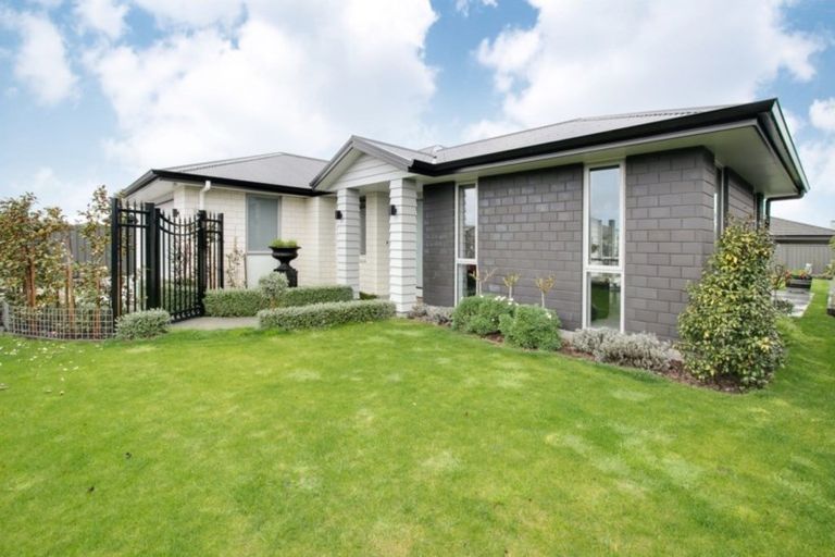 Photo of property in 11 Rakaia Way, Poraiti, Napier, 4112
