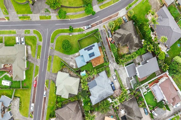 Photo of property in 12 Roy Maloney Drive, Henderson, Auckland, 0612