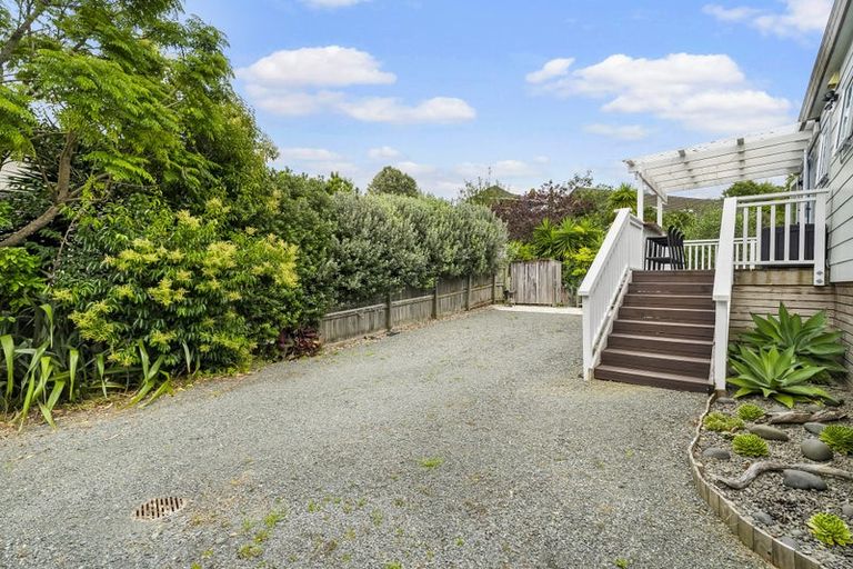 Photo of property in 2/4 Kenneth Hopper Place, Manly, Whangaparaoa, 0930
