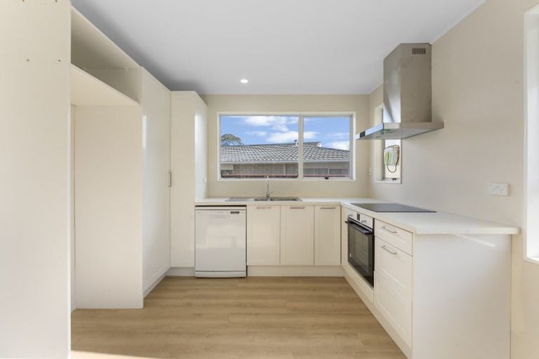 Photo of property in 1 Haast Place, Awapuni, Palmerston North, 4412