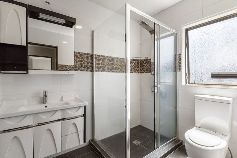 Photo of property in 27a Florence Daly Place, Mount Roskill, Auckland, 1041