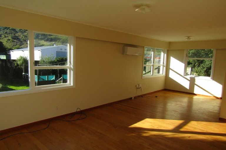 Photo of property in 26b Tilley Road, Paekakariki, 5034