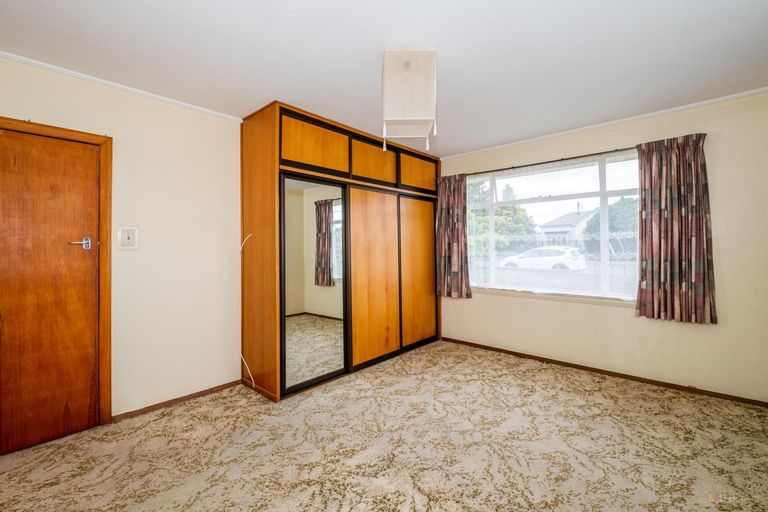 Photo of property in 1 Regent Street, Waimate, 7924