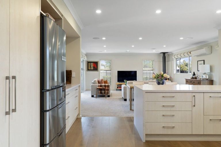 Photo of property in 42 Westpark Drive, Burnside, Christchurch, 8053