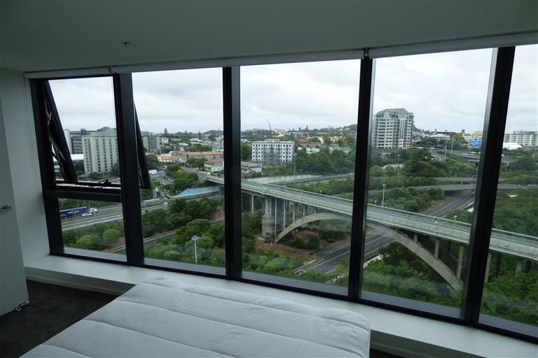 Photo of property in 1303/18 Saint Martins Lane, Grafton, Auckland, 1010