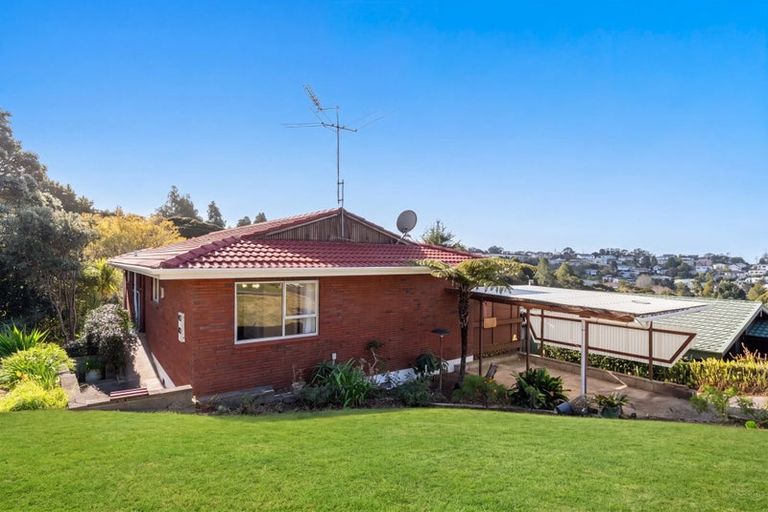 Photo of property in 8 Mcdowell Crescent, Hillcrest, Auckland, 0627