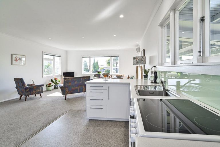 Photo of property in 420 Southland Place, Raureka, Hastings, 4120