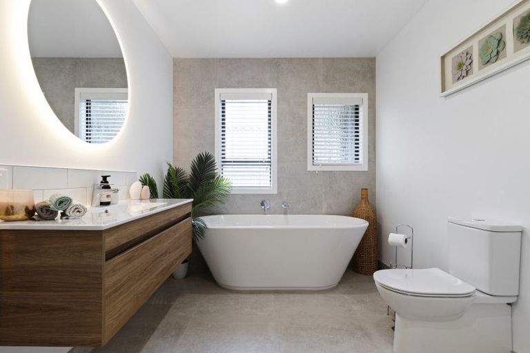 Photo of property in 414 Paparata Road, Bombay, 2675