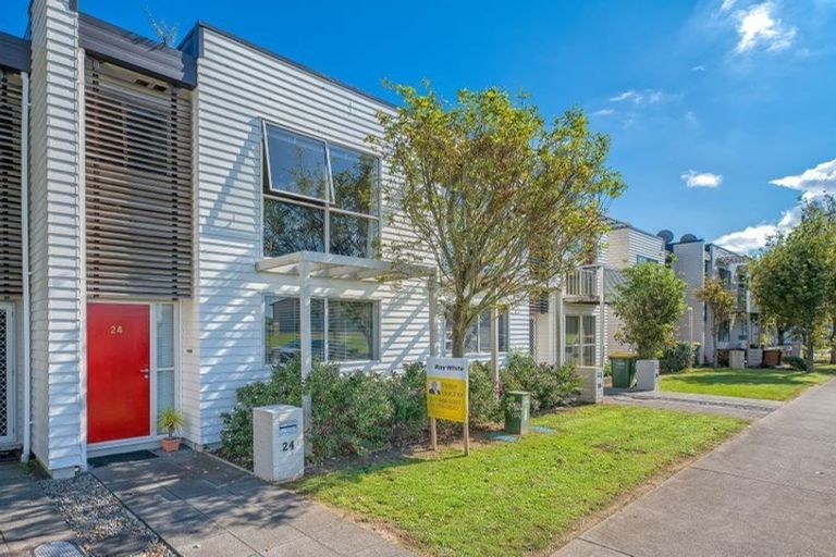 Photo of property in 24 Zabeel Crescent, Takanini, 2112