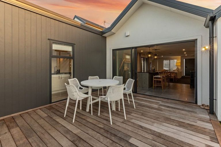 Photo of property in 27 Eminence Drive, Northwood, Christchurch, 8051