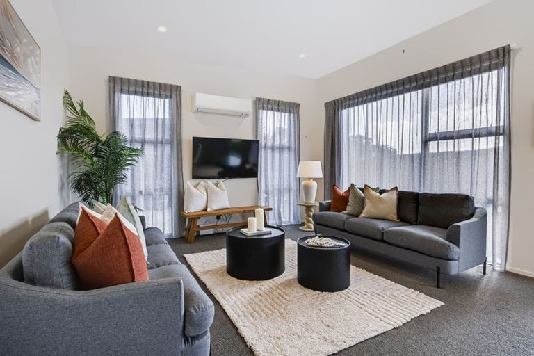 Photo of property in 5 Kotare Drive, Waiwhakaiho, New Plymouth, 4312