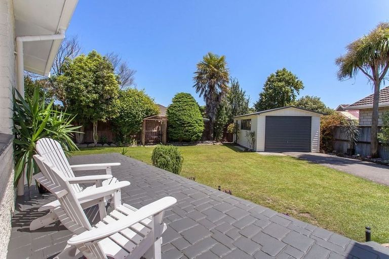 Photo of property in 21 Rosanna Place, Aranui, Christchurch, 8061