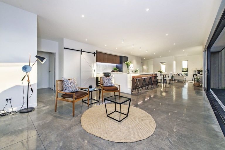 Photo of property in 31 Irvines Track, Halswell, Christchurch, 8025