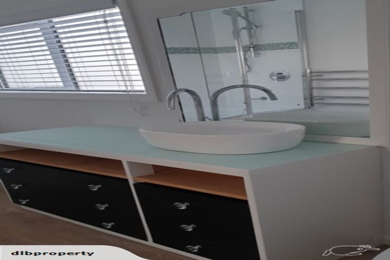 Photo of property in 2 Perry Street, Papanui, Christchurch, 8053