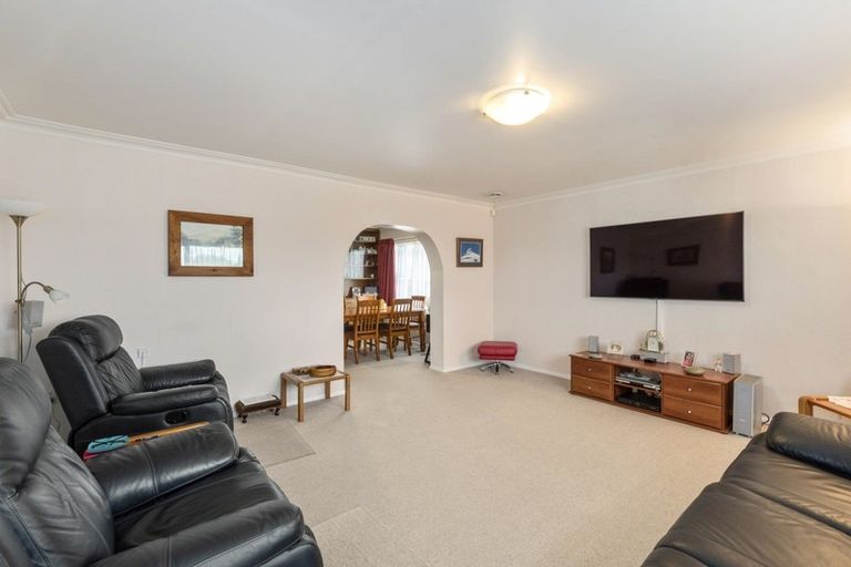 Photo of property in 17 Meadowvale Drive, Levin, 5510