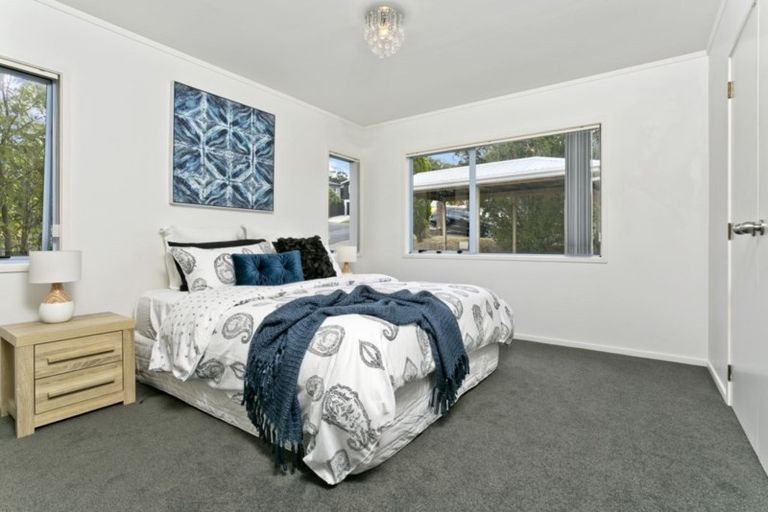Photo of property in 1/10 Witheford Drive, Bayview, Auckland, 0629