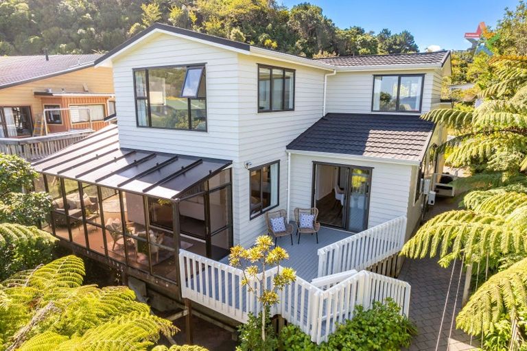 Photo of property in 30 Stanhope Grove, Korokoro, Lower Hutt, 5012