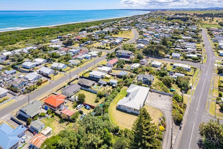 Photo of property in 153 Cornfoot Street, Castlecliff, Whanganui, 4501