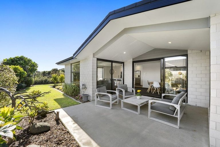 Photo of property in 38 Drabble Crescent, Papamoa Beach, Papamoa, 3118