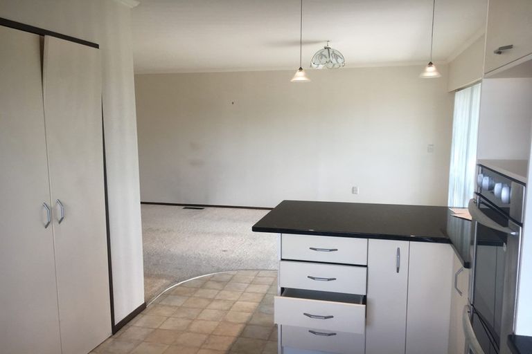 Photo of property in 21 Madill Road, St Andrews, Hamilton, 3200