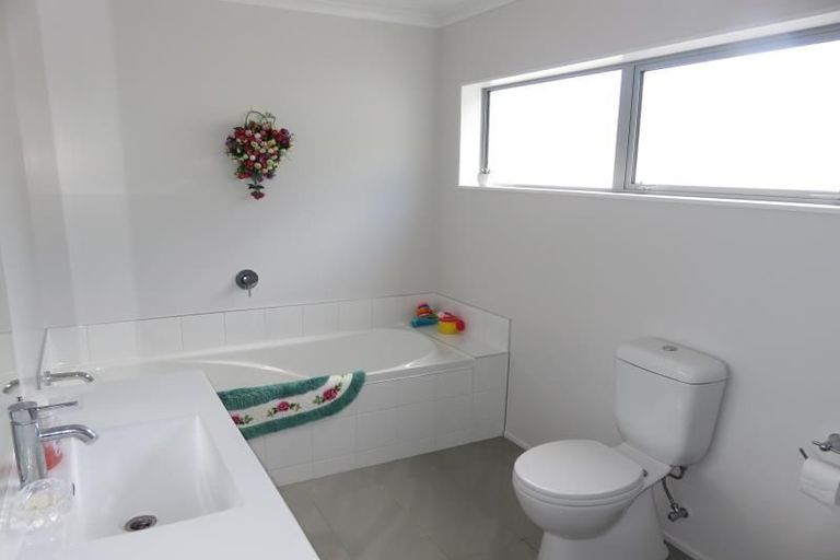 Photo of property in 188 Westchester Drive, Churton Park, Wellington, 6037