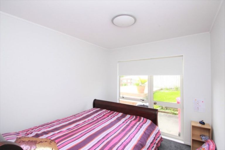 Photo of property in 25 Esther Place, Red Beach, 0932