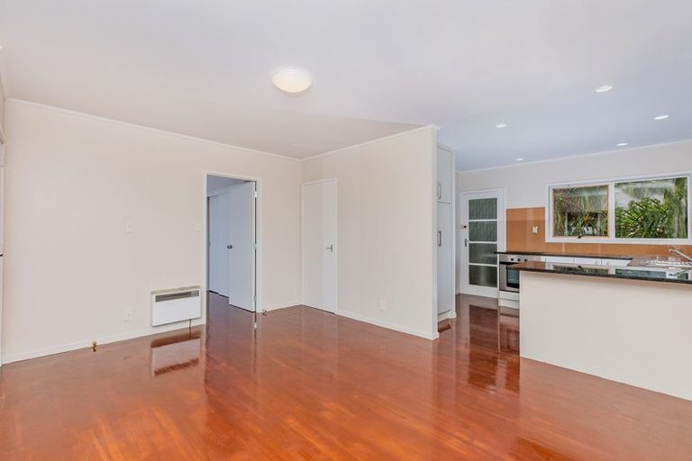 Photo of property in 2/581 East Coast Road, Browns Bay, Auckland, 0630