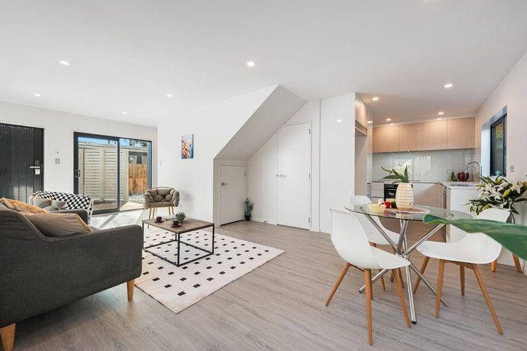 Photo of property in 15c Renata Crescent, Te Atatu Peninsula, Auckland, 0610