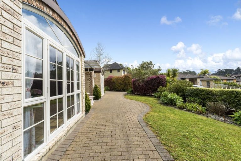 Photo of property in 14 Pittville Place, Henderson, Auckland, 0612