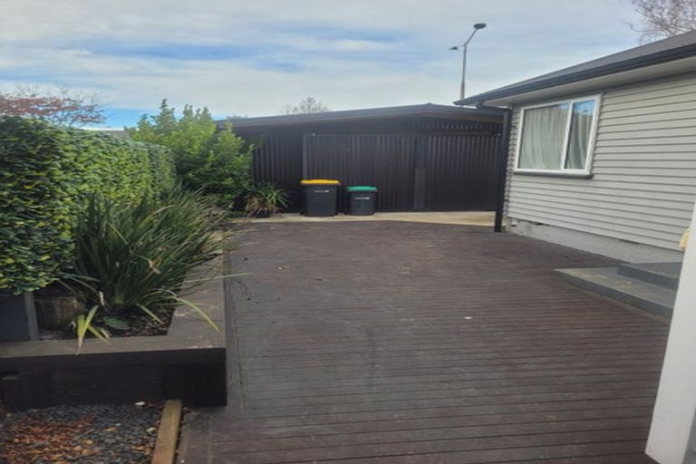 Photo of property in 1/223 Main North Road, Redwood, Christchurch, 8051