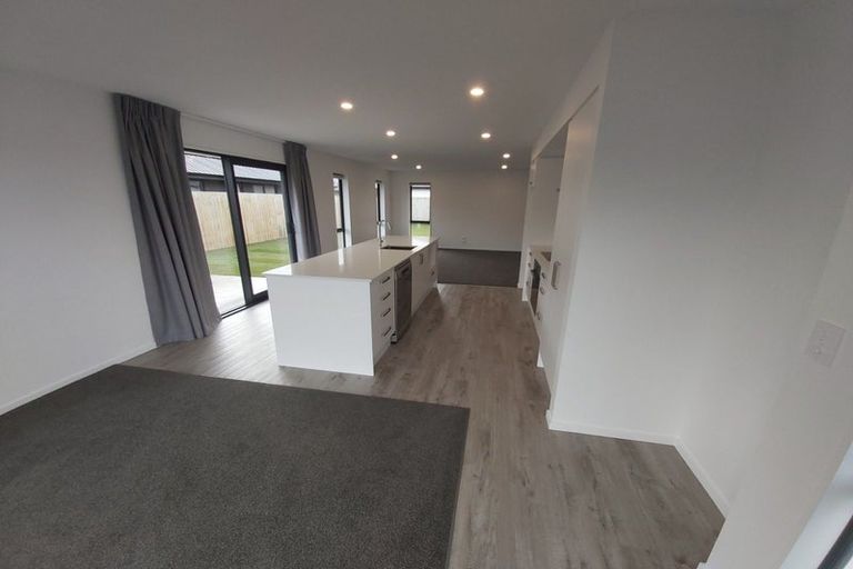 Photo of property in 27 Timara Crescent, Marshland, Christchurch, 8083