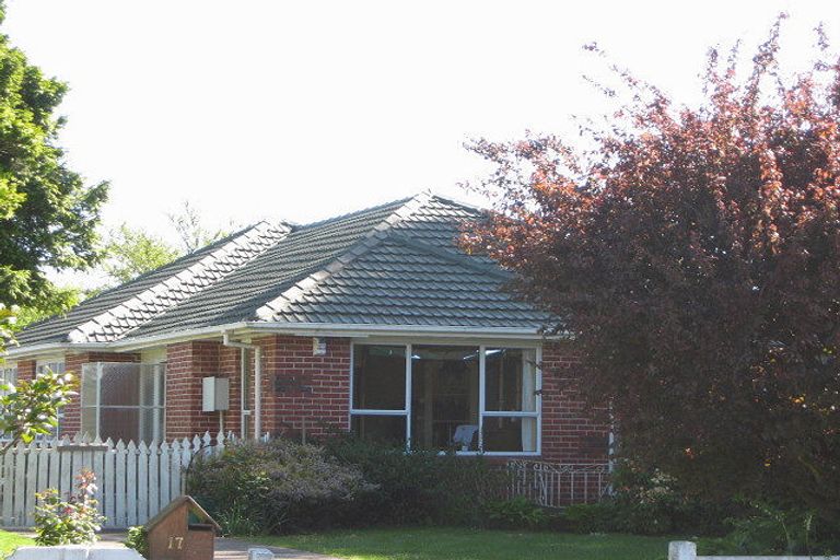 Photo of property in 17 Winters Road, Redwood, Christchurch, 8051