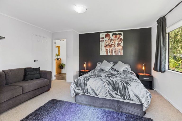 Photo of property in 10a Hayley Grove, Papamoa Beach, Papamoa, 3118