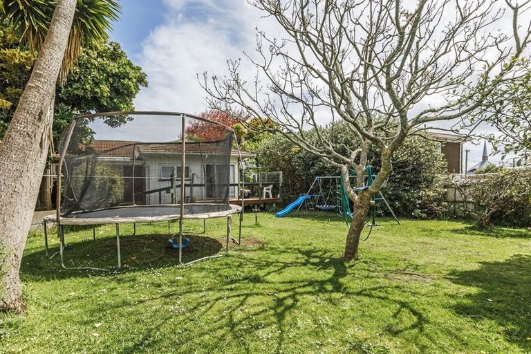 Photo of property in 34 West Coast Road, Glen Eden, Auckland, 0602