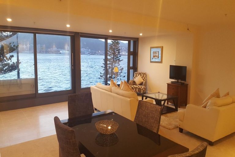 Photo of property in 4/318 Oriental Parade, Oriental Bay, Wellington, 6011