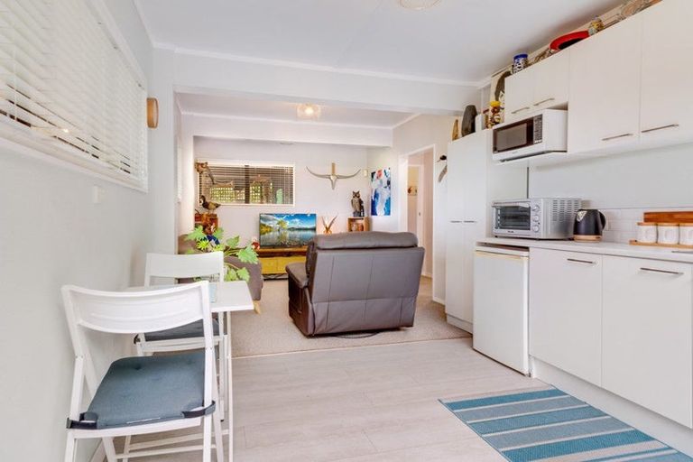 Photo of property in 18 Redmount Place, Red Hill, Papakura, 2110