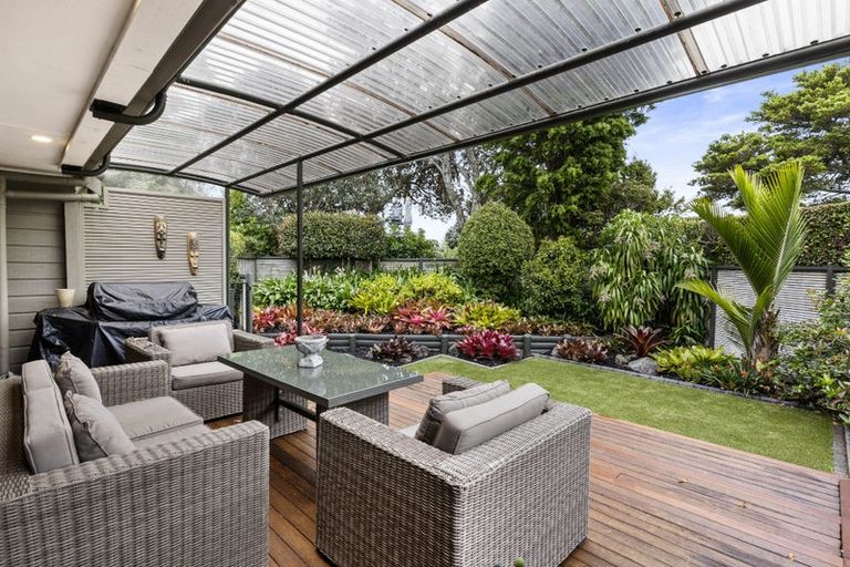 Photo of property in 161 Mellons Bay Road, Mellons Bay, Auckland, 2014